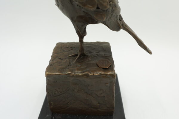 FIGURA Z BRĄZU PTAK PTASZEK NA KAMIENIU
