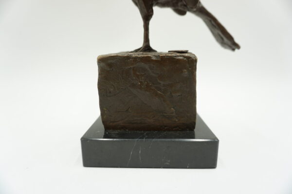 FIGURA Z BRĄZU PTAK PTASZEK NA KAMIENIU