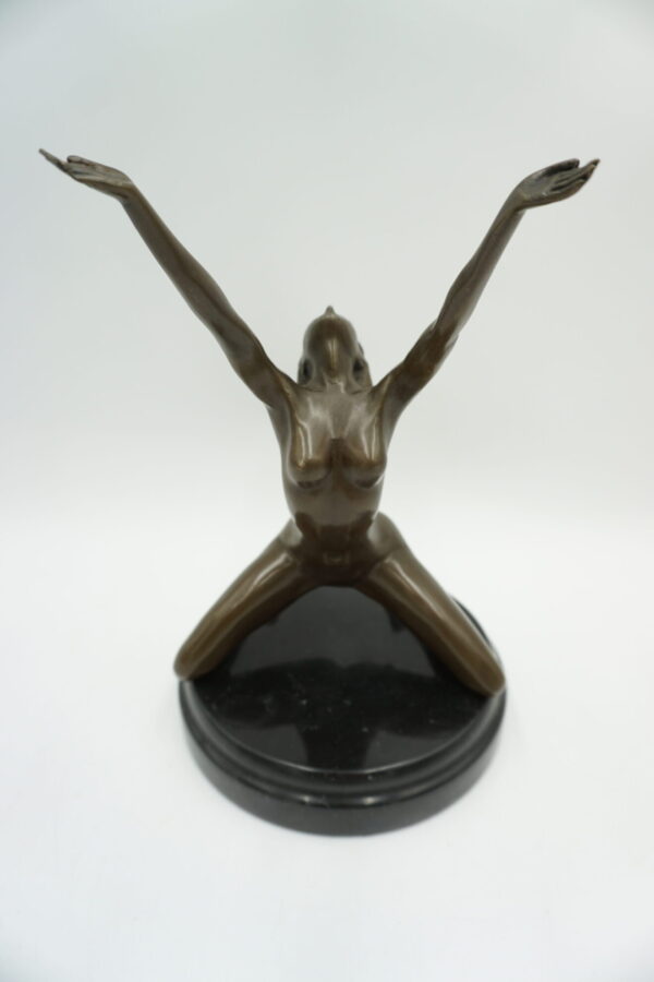 FIGURA Z BRĄZU AKT NAGA KOBIETA