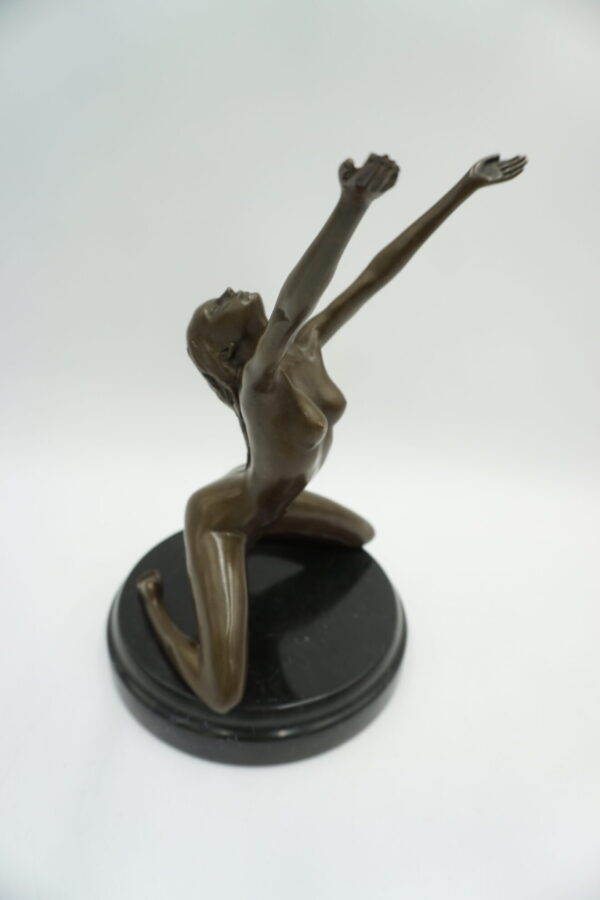 FIGURA Z BRĄZU AKT NAGA KOBIETA