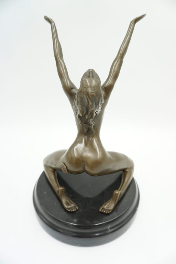 FIGURA Z BRĄZU AKT NAGA KOBIETA