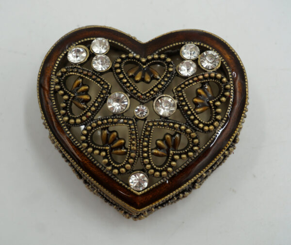 SZKATUŁKA PUZDERKO SERCE Z CYRKONIAMI