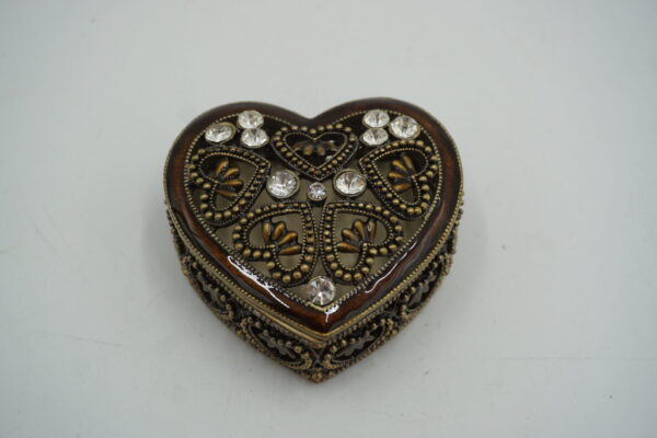 SZKATUŁKA PUZDERKO SERCE Z CYRKONIAMI
