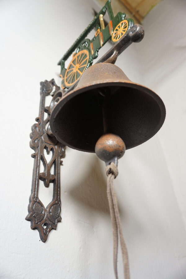 PIĘKNY ŻELIWNY DZWON DZWONEK CIĄGNIK PAROWY