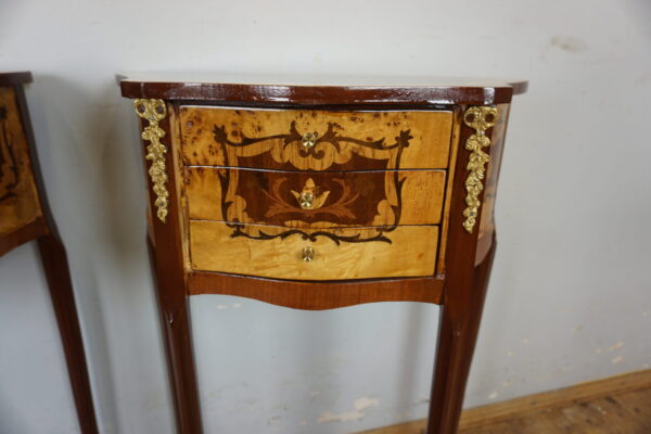 PARA ZGRABNYCH SZAFEK NOCNYCH NA WYSOKICH NÓŻKACH Z SZUFLADKAMI