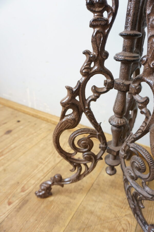 ŻELIWNY STOLIK KWIETNIK OGRODOWY PREZENT BRĄZ