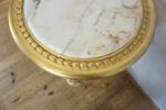 OKRĄGŁY ZŁOTY STOLIK KAWOWY MARMUR