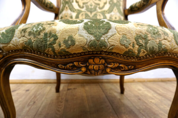 DEKORACYJNY FOTEL LUDWIK NA SPRĘŻYNACH