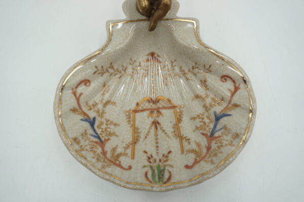 PATERKA POPIELNICZKA MYDELNICZKA PORCELANA Z BRĄZEM - ANIOŁEK