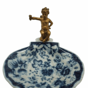 PATERKA POPIELNICZKA MYDELNICZKA PORCELANA Z BRĄZEM - ANIOŁEK