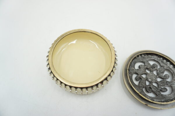 SZKATUŁKA PUZDERKO OKRĘGŁE Z CYRKONIAMI