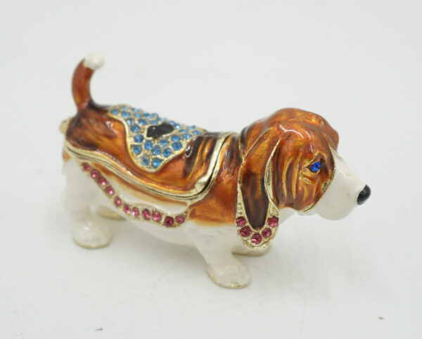 SZKATUŁKA PUZDERKO PIES PIESEK BEAGLE Z CYRKONIAMI