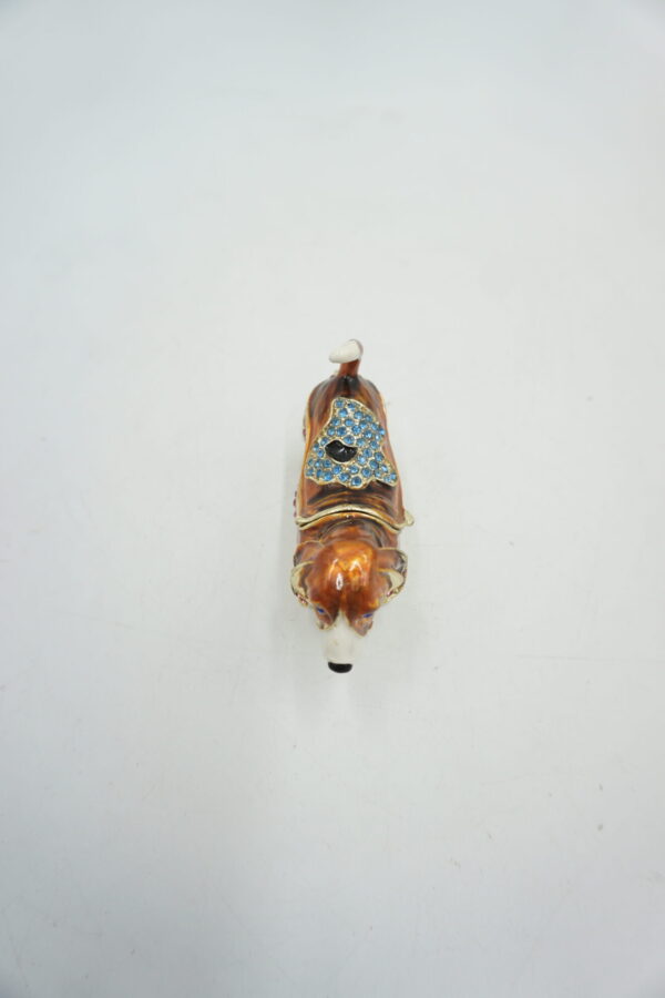 SZKATUŁKA PUZDERKO PIES PIESEK BEAGLE Z CYRKONIAMI