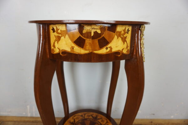 OKRĄGŁY STOLIK Z SZUFLADKĄ OKUCIA INTARSJE !!