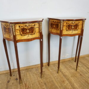 PARA ZGRABNYCH SZAFEK NOCNYCH NA WYSOKICH NÓŻKACH Z SZUFLADKAMI