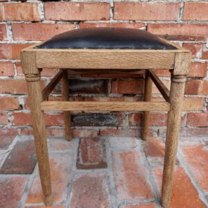 A-N-OCZYSZCZONY-TABORET-STOLEK-Wysokosc-produktu-45-cm