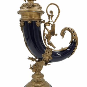 DSC01108-removebg-preview