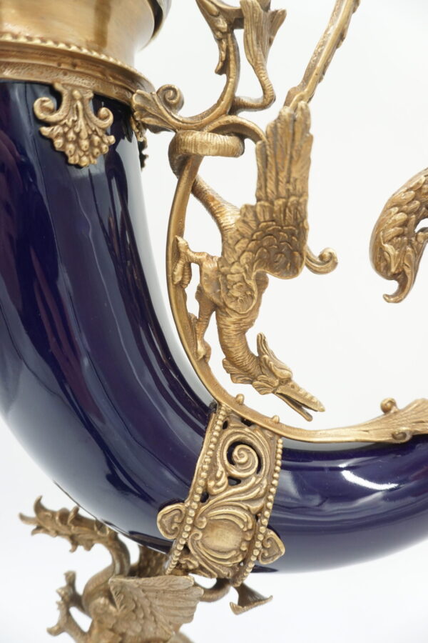 KOBALTOWY RÓG OBFITOŚCI BRĄZ+PORCELANA CORNUCOPIA NA SZCZĘŚCIE DOBROBYT