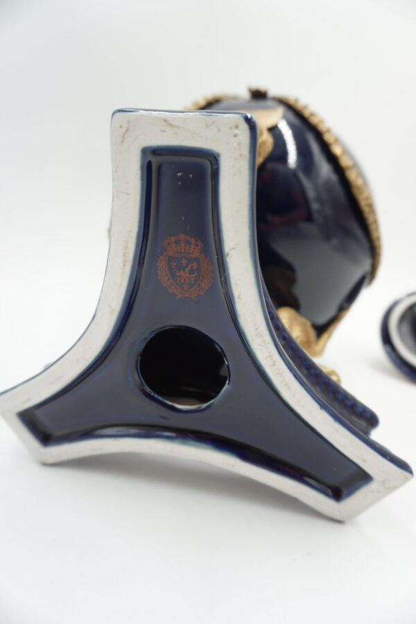 KOBALTOWA SZKATUŁKA BOMBONIERA PORCELANA Z BRĄZEM