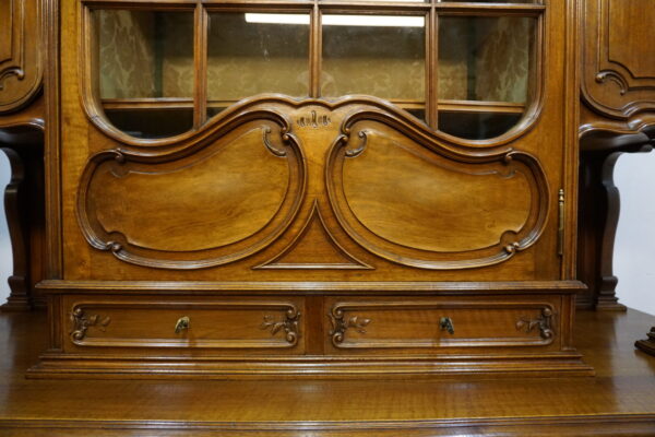 PAŁACOWY KREDENS LUDWIK ROCAILLE ORZECH Z PRZESZKLENIEM