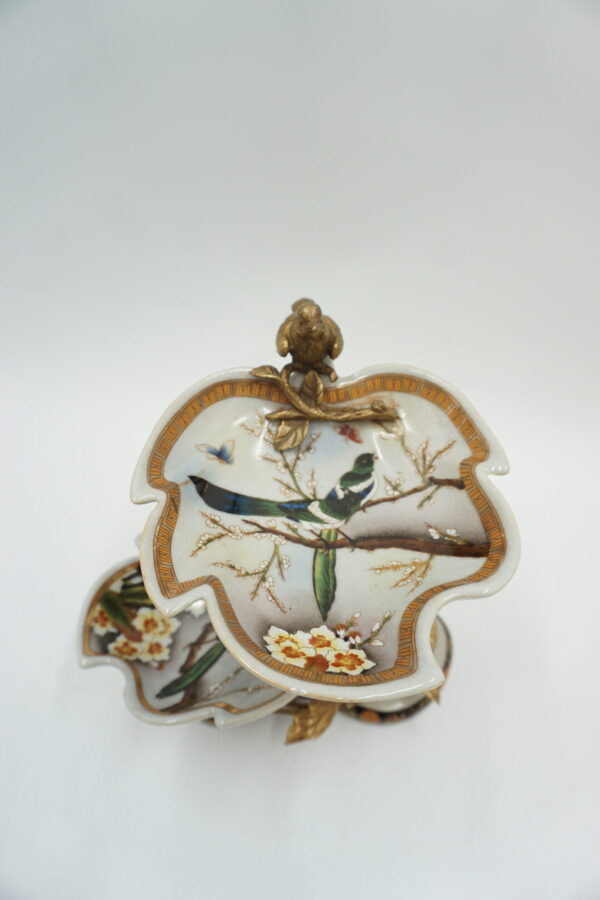 PIĘTROWA PATERKA PORCELANA Z BRĄZEM – PTASZEK