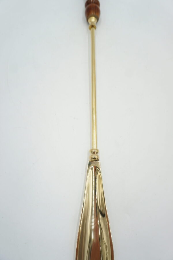 ŁYŻKA DO BUTÓW Z DREWNIANĄ RĄCZKĄ - MOSIĄDZ 47cm