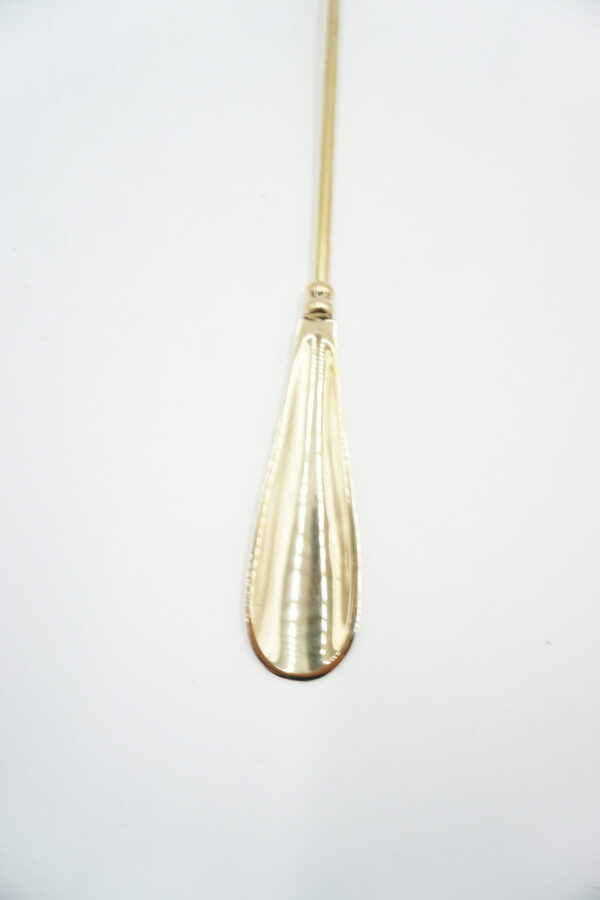 ŁYŻKA DO BUTÓW Z DREWNIANĄ RĄCZKĄ - MOSIĄDZ 47cm