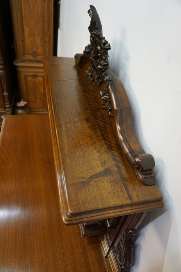 RZEŹBIONA KOMODA POMOCNIK Z NADSTAWKĄ LUDWIK ROCAILLE