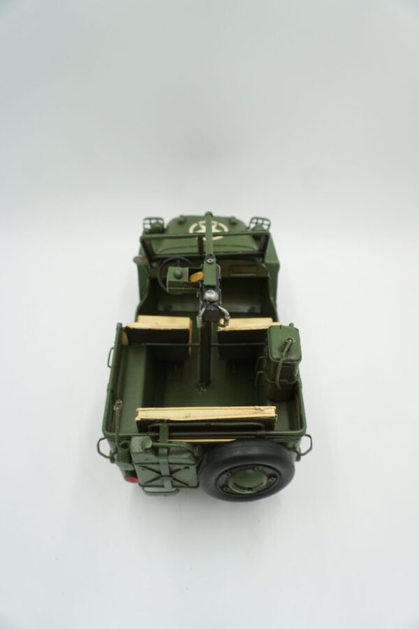 METALOWY MODEL WOJSKOWY POJAZD KOLEKCJONERSKI PREZENT