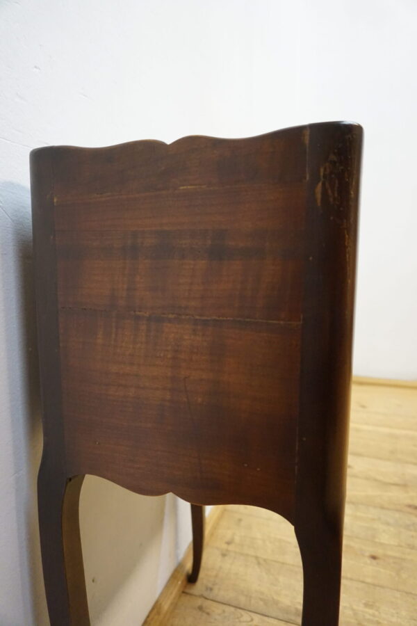 SZAFKA STOLIK NOCNY FILIGRANOWA WYSOKIE NOGI