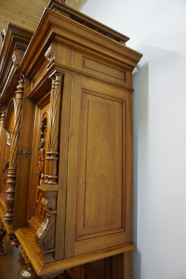 MASYWNY SYGNOWANY KREDENS LITY ORZECH ROMEO I JULIA