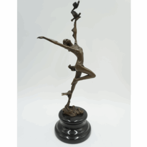 FIGURA Z BRĄZU TANCERKA Z GOŁĘBIAMI