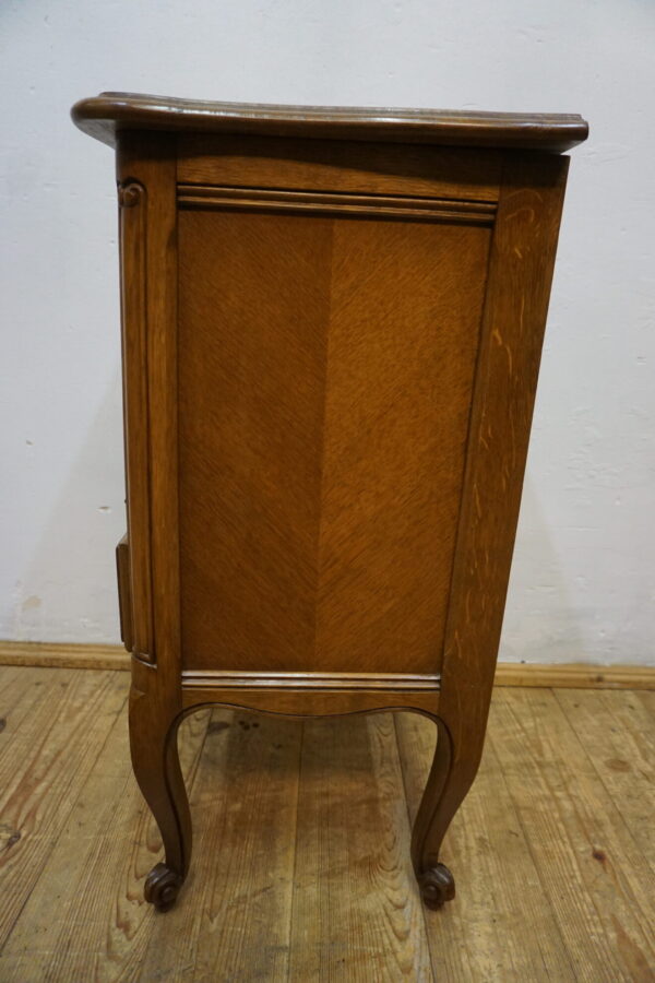 DEKORACYJNA SZAFKA LUDWIK Z WNĘKĄ LITY DĄB