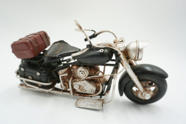 METALOWY MODEL MOTOR PREZENT