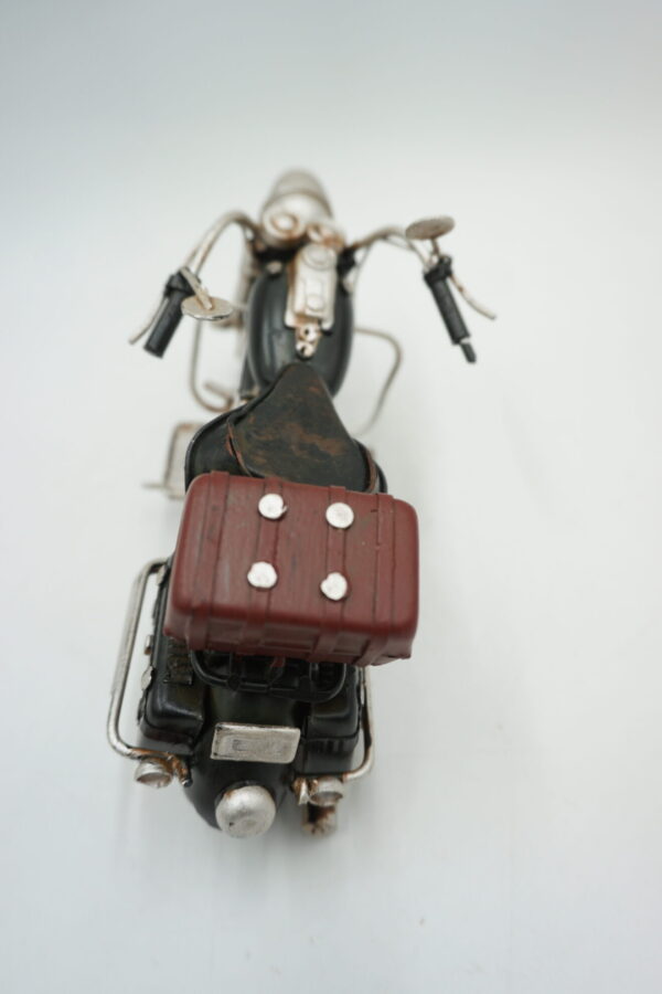 METALOWY MODEL MOTOR PREZENT