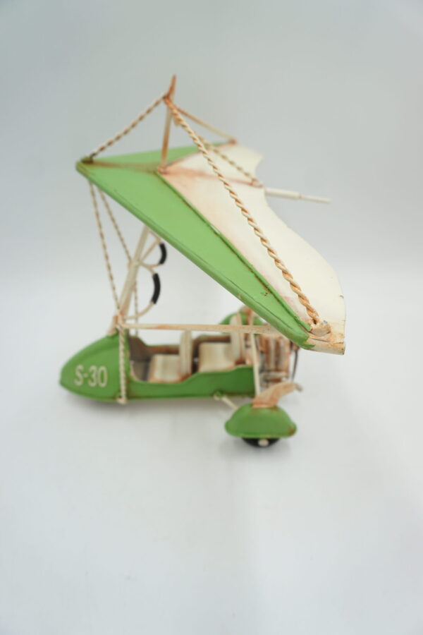 METALOWY MODEL MOTOLOTNIA ZIELONY DEKORACJA PREZENT