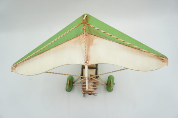 METALOWY MODEL MOTOLOTNIA ZIELONY DEKORACJA PREZENT