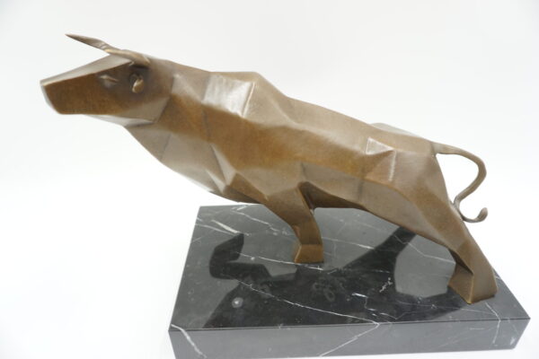 FIGURA Z BRĄZU BYK ART DECO