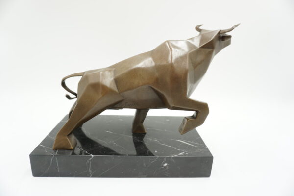 FIGURA Z BRĄZU BYK ART DECO