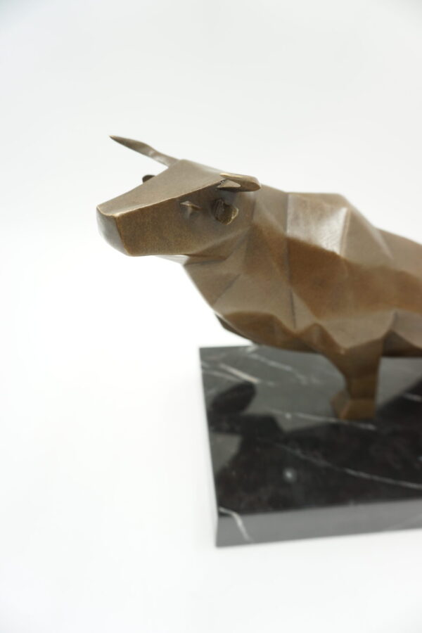 FIGURA Z BRĄZU BYK ART DECO