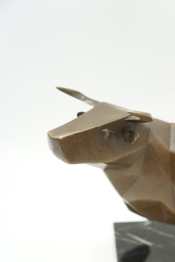 FIGURA Z BRĄZU BYK ART DECO