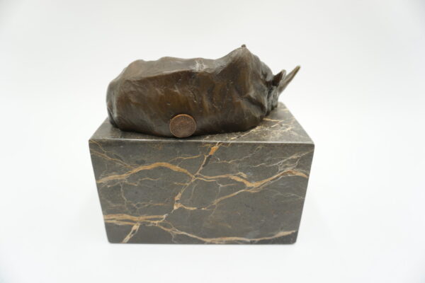 FIGURA Z BRĄZU NOSOROŻEC