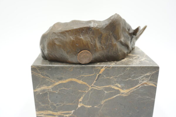 FIGURA Z BRĄZU NOSOROŻEC