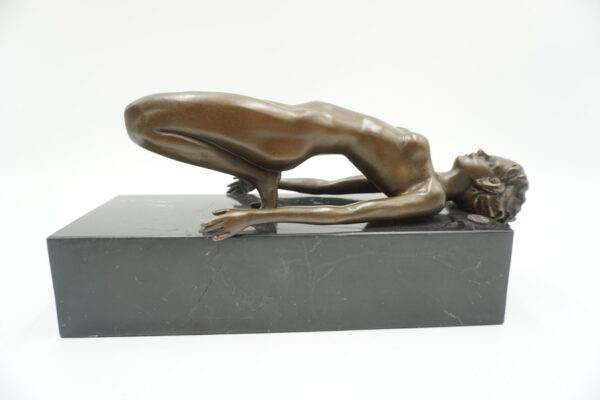 FIGURA Z BRĄZU AKT NAGA KOBIETA.