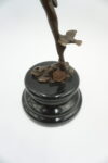 FIGURA Z BRĄZU TANCERKA Z GOŁĘBIAMI