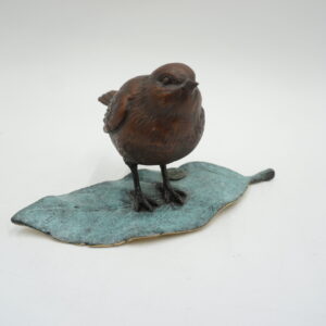 FIGURA Z BRĄZU PTASZEK WRÓBELEK NA LIŚCIU