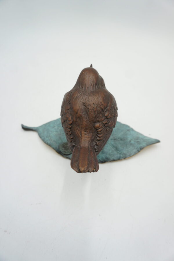 FIGURA Z BRĄZU PTASZEK WRÓBELEK NA LIŚCIU