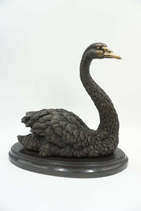 FIGURA Z BRĄZU CZARNY ŁABĘDŹ