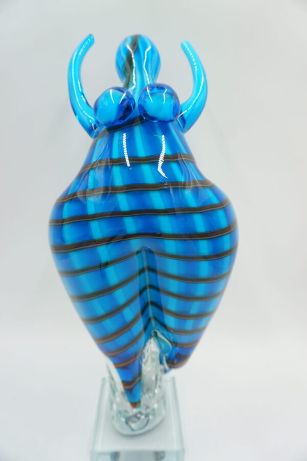 SZKLANA FIGURA STYL MURANO, NIEBESKA PUSZYSTA PANI