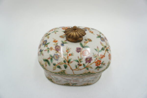 SZKATUŁKA PUZDERKO PORCELANA Z BRĄZEM